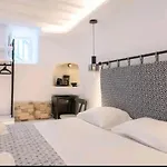 Mykonos Vibes Town Room